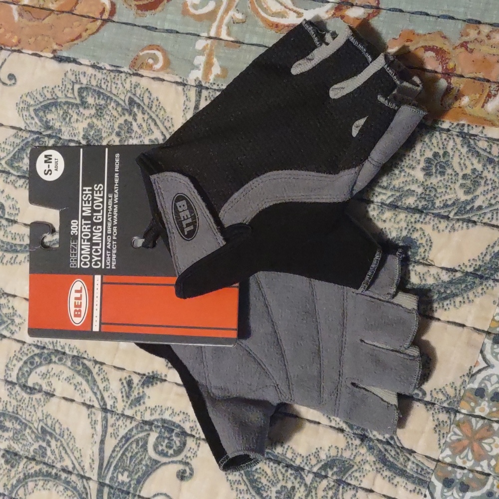 NWT Bell 300 Cycling gloves
